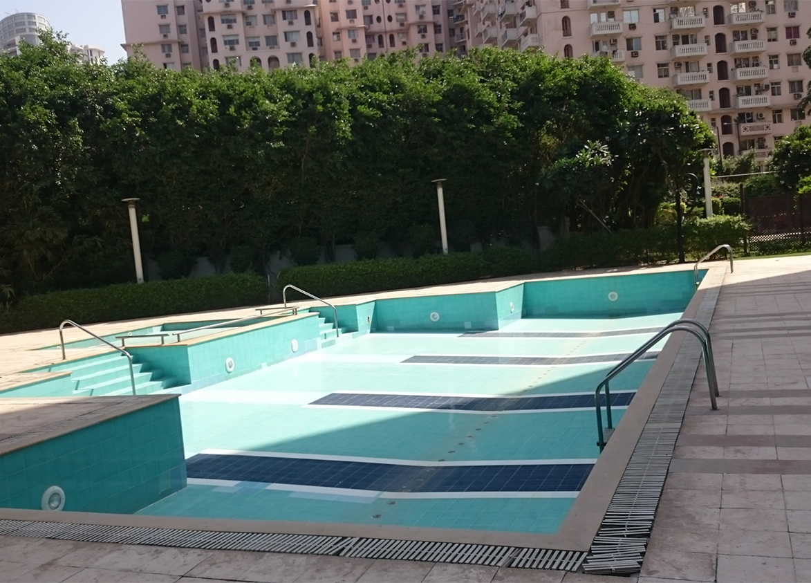 DLF Royalton Tower Swimming Pool