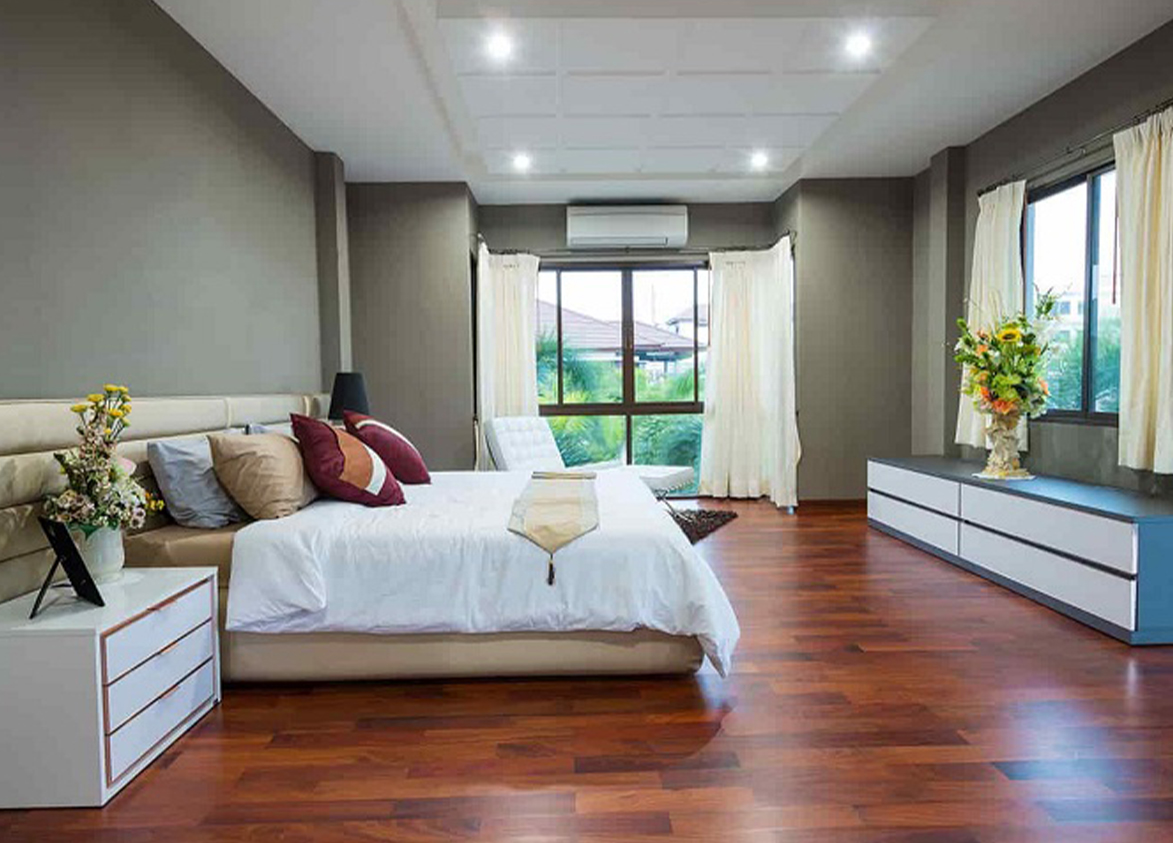 DLF Aralias Master Bedroom