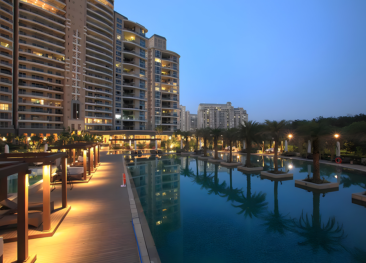 DLF Magnolias Pool Deck