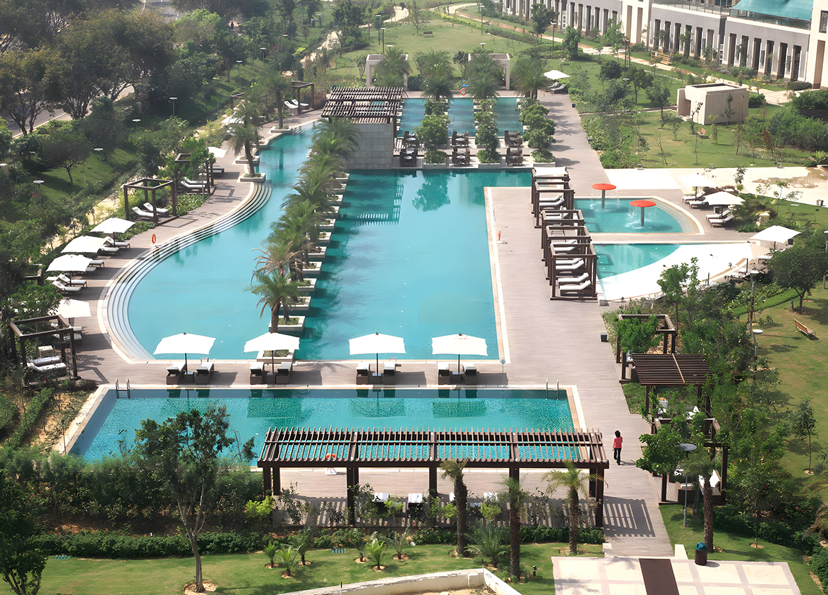 DLF Magnolias Swimming Pool