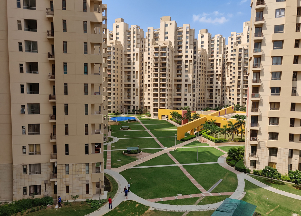 Unitech Fresco in Nirvana Country Gurgaon Walkways