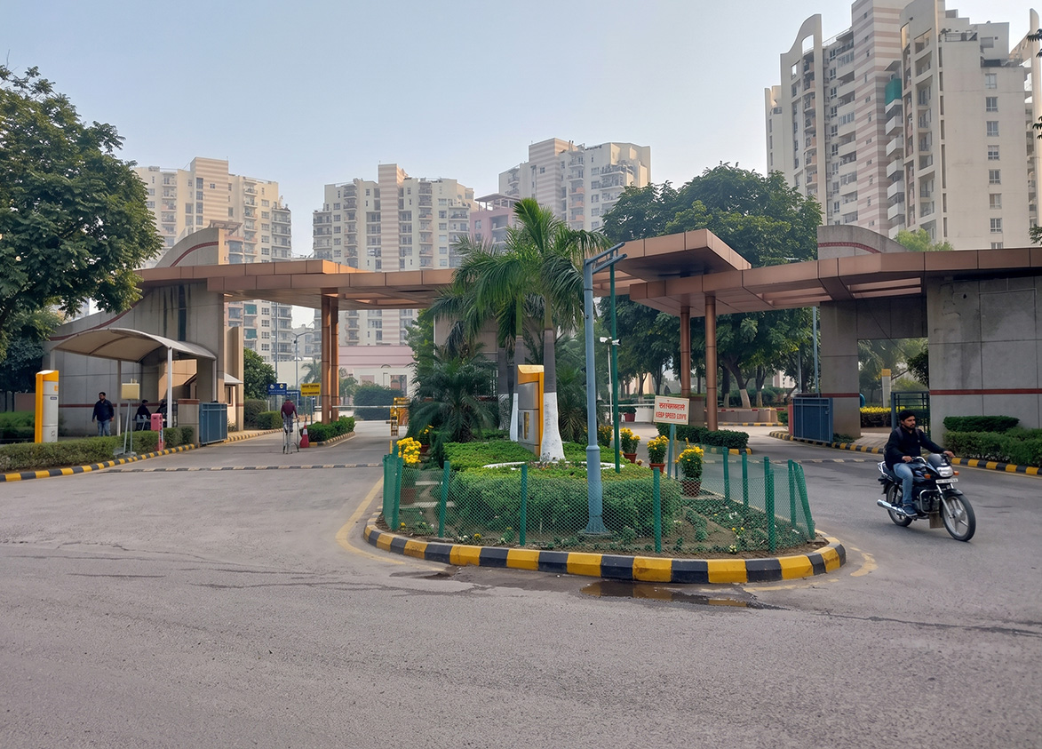 Unitech The Close South Entrance Gate