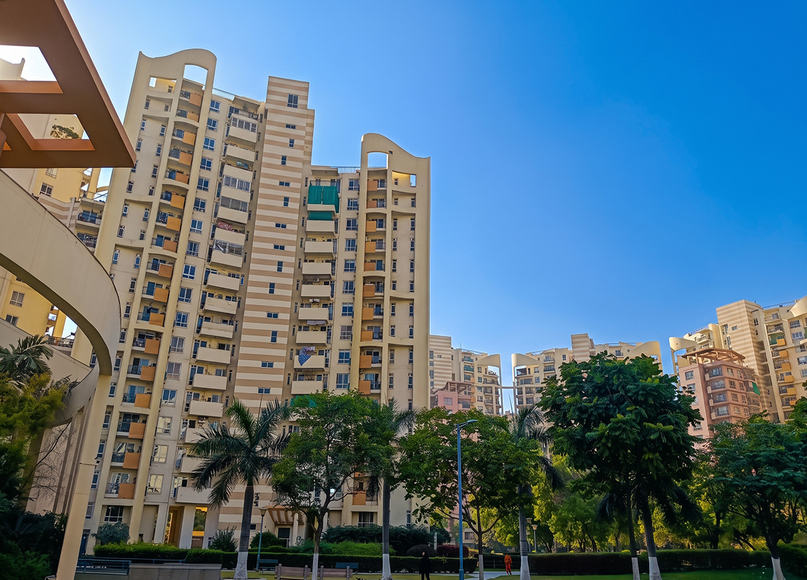 Unitech The Close South Green Area